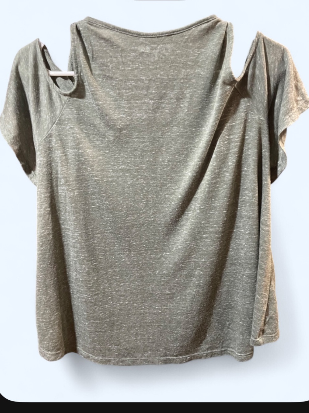 **BUNDLE** of 5- Women’s size Medium tops. - Picture 15 of 15